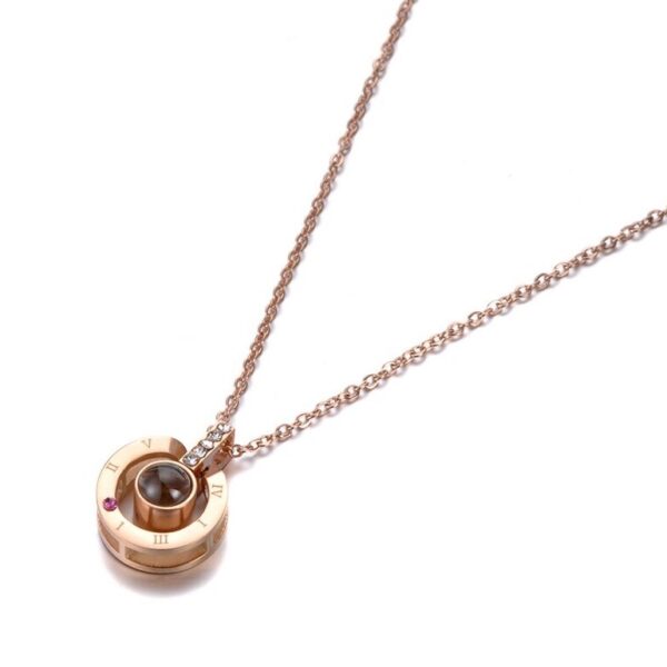 Rosegold Nemesacél Női Nyaklánc – Szerelem 100 Nyelven Medál